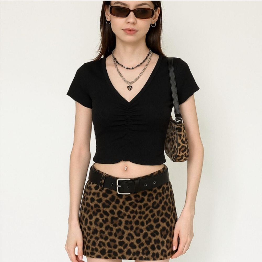 NWT - Black ribbed baby tee crop top